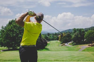 Pros Of Wearing Golf Sunglasses To Your Golf Course
